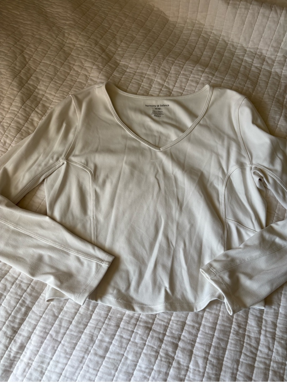Women's White athletic Long-Sleeve V-Neck Top